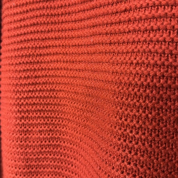 Beautiful Women’s Rich Crimson Red Casual Turtleneck Sweater, Medium - Picture 5 of 6